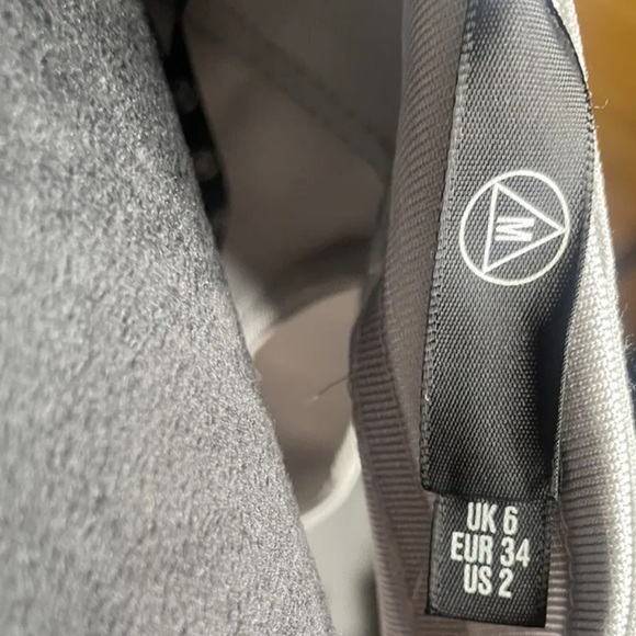 Misguided Cold Shoulder Luxe Bandage dress peplum hem & Plunging Neckline Sz:2 - Picture 12 of 12